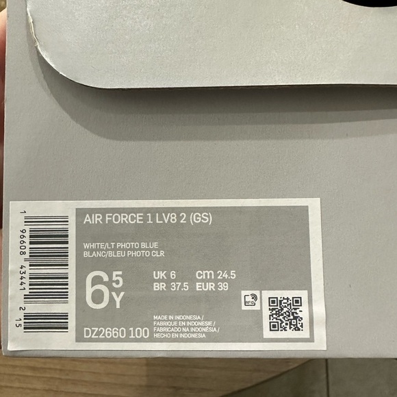 Nike Air Force 1, size 6.5 youth - Picture 10 of 10